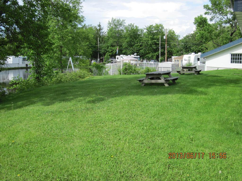 Motel Parc Beaumont Inc. Εξωτερικό φωτογραφία