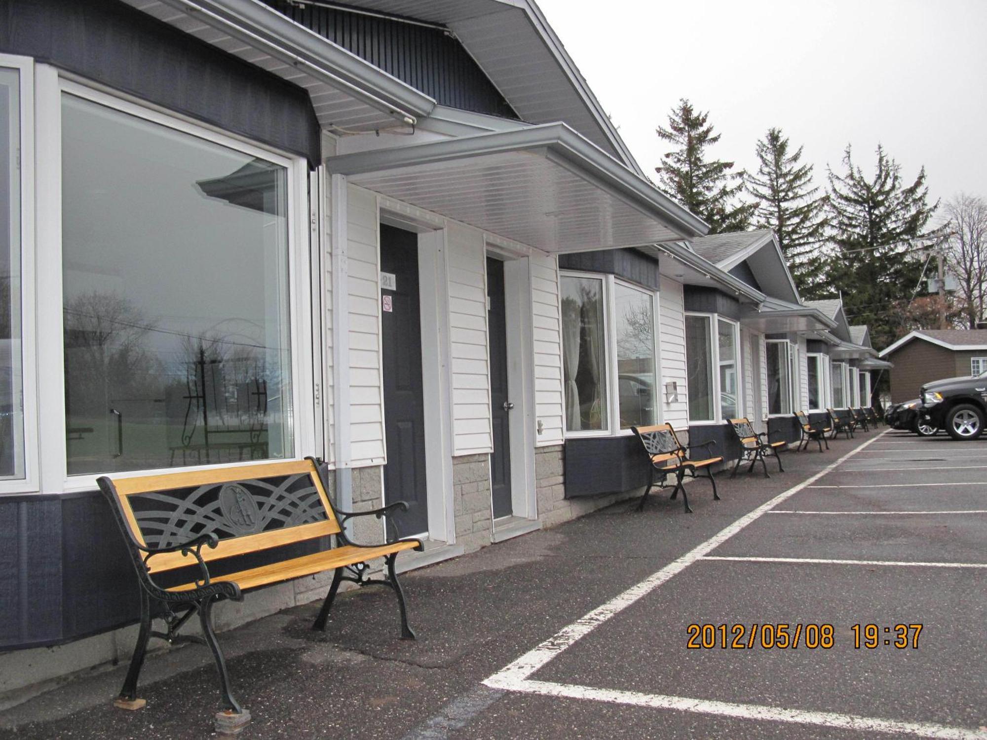 Motel Parc Beaumont Inc. Εξωτερικό φωτογραφία